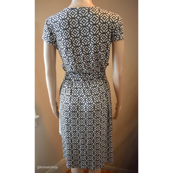 Short Sleeve Patterned Wrap Dress - M - Picture 6 of 10